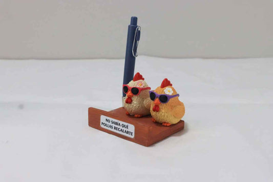 Soporte para Móvil y Bolígrafo con 2 pollitas con Gafas - Regalo Original y Divertido
